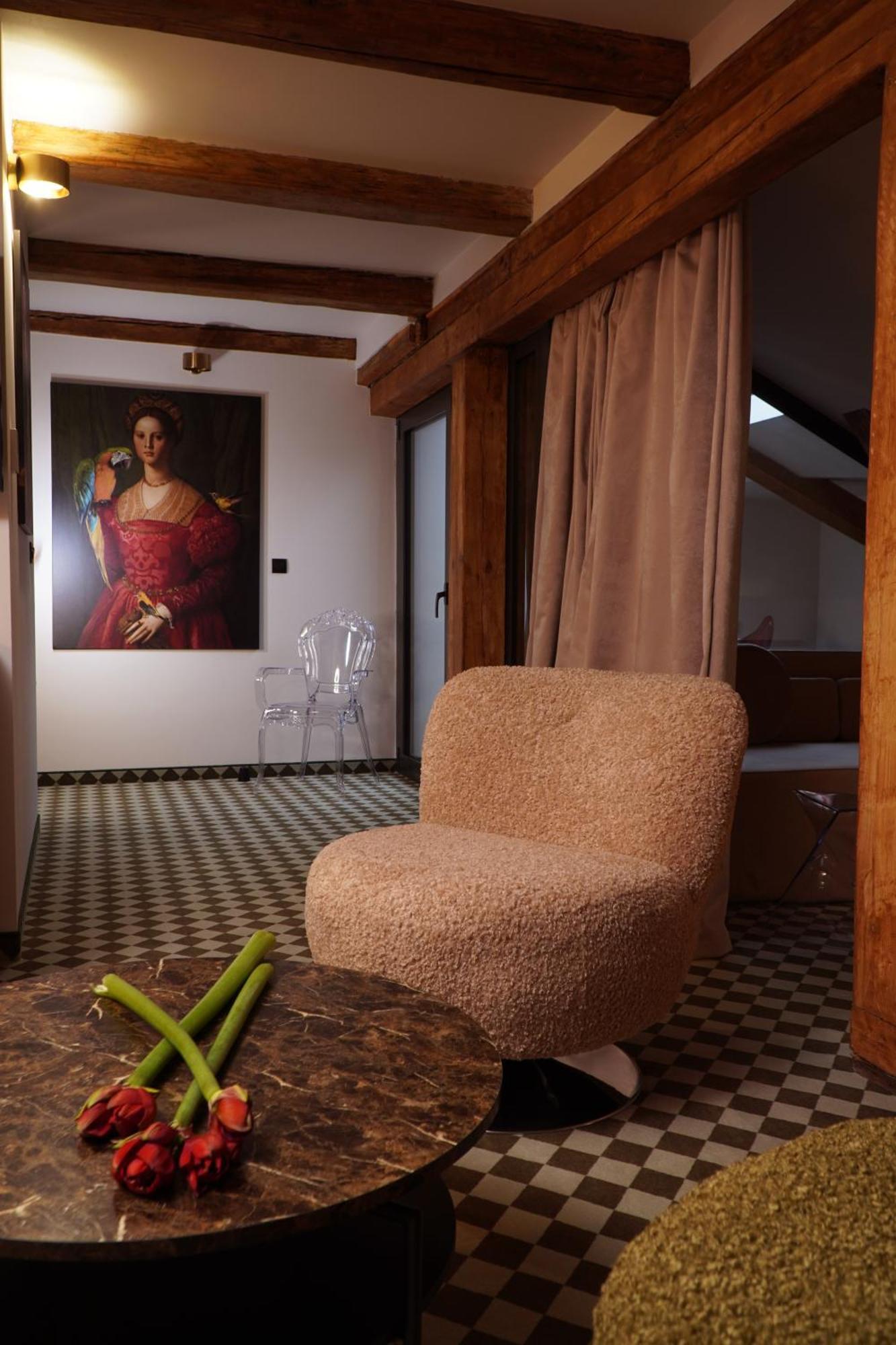 Hotel Pietryna ウッチ エクステリア 写真
